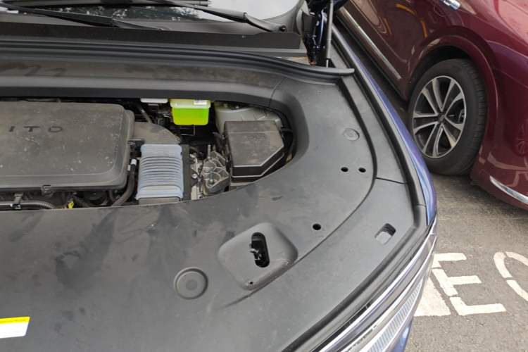 Used Hima AITO M7 2026 Model Range-Extending Ultra All-Wheel Drive 5-Seater Version Engine Bay Left