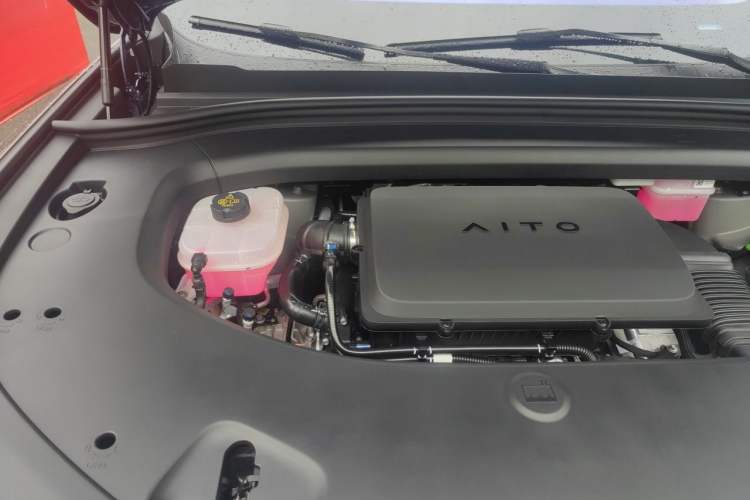 Used Hima AITO M7 2026 Model Range-Extending Ultra All-Wheel Drive 5-Seater Version Engine Bay Right