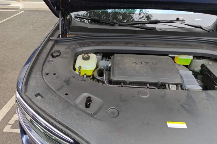 Used Hima AITO M7 2026 Model Range-Extending Ultra All-Wheel Drive 5-Seater Version Engine Bay Right