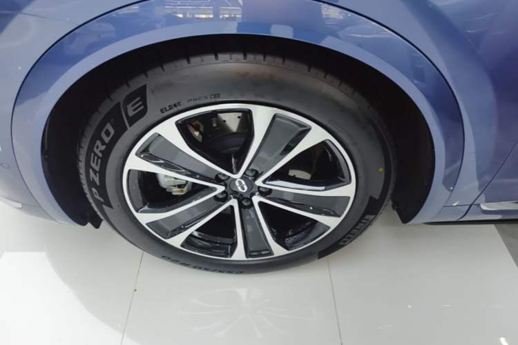 Used Hima AITO M7 2026 Model Range-Extending Ultra All-Wheel Drive 5-Seater Version Exterior 4