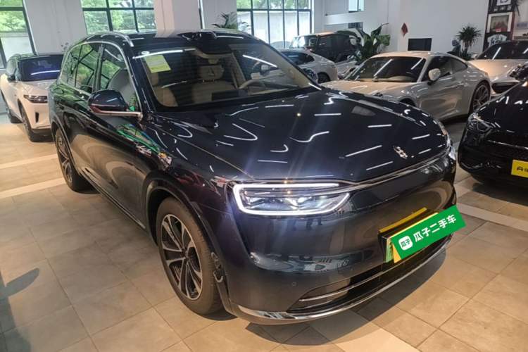 Used Hima AITO M7 2026 Model Range-Extending Max All-Wheel Drive 6-Seater Version Front Right 45 Deg