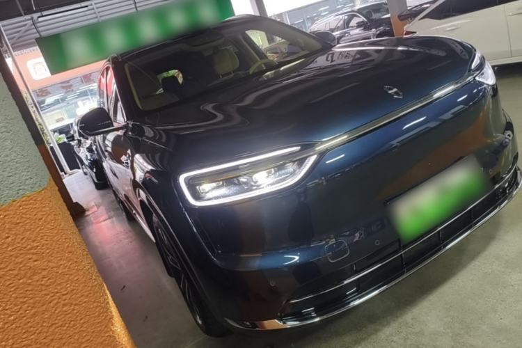Used Hima AITO M7 2026 Model Range-Extending Max All-Wheel Drive 6-Seater Version Front Right 45 Deg
