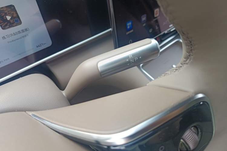Used Hima AITO M7 2026 Model Range-Extending Max All-Wheel Drive 5-Seater Version Gear Lever
