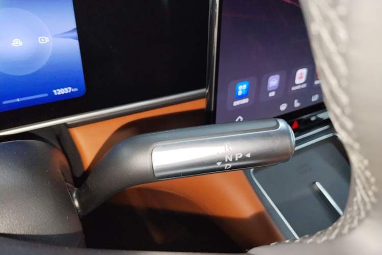 Used Hima AITO M7 2026 Model Range-Extending Ultra All-Wheel Drive 5-Seater Version Gear Lever