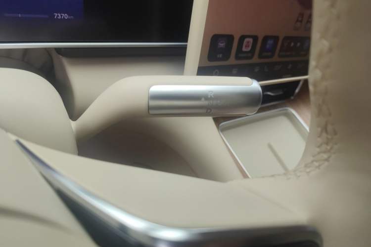Used Hima AITO M7 2026 Model Range-Extending Ultra All-Wheel Drive 5-Seater Version Gear Lever