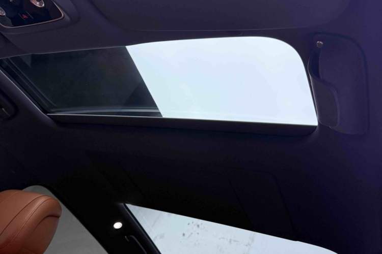 Used Hima AITO M7 2026 Model Range-Extending Ultra All-Wheel Drive 5-Seater Version Headliner