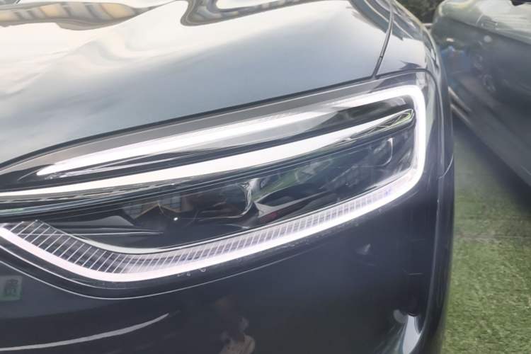 Used Hima AITO M7 2026 Model Range-Extending Max All-Wheel Drive 5-Seater Version Left Front Headlight