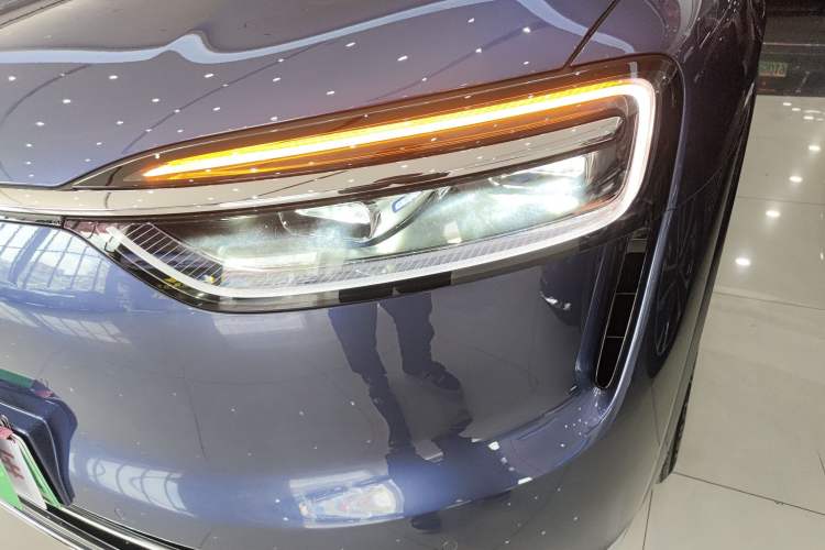 Used Hima AITO M7 2026 Model Range-Extending Ultra All-Wheel Drive 5-Seater Version Left Front Headlight