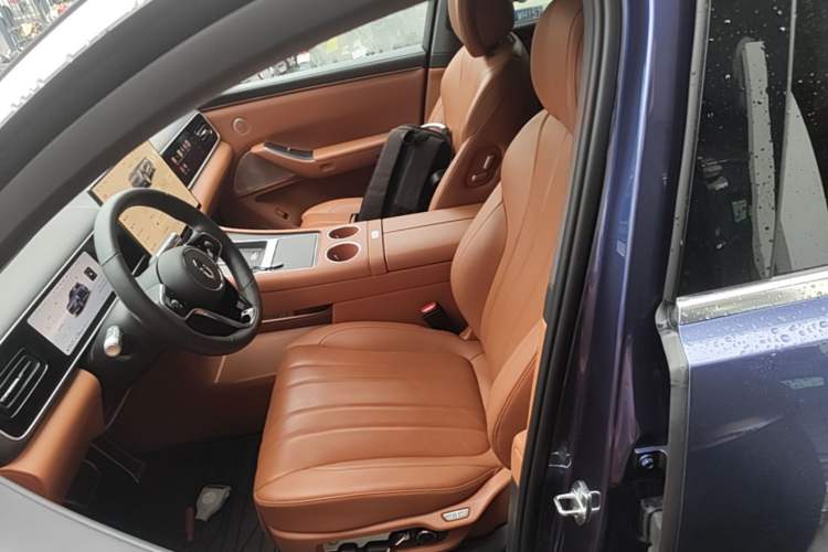 Used Hima AITO M7 2026 Model Range-Extending Ultra All-Wheel Drive 6-Seater Version Left Front Seat