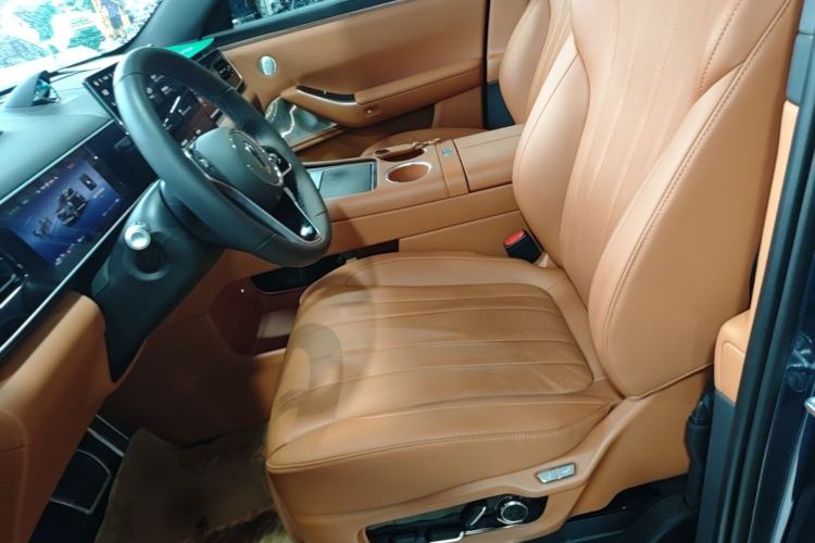 Used Hima AITO M7 2026 Model Range-Extending Ultra All-Wheel Drive 6-Seater Version Left Front Seat