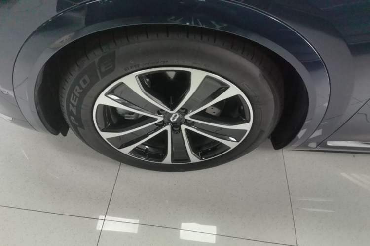 Used Hima AITO M7 2026 Model Range-Extending Max All-Wheel Drive 5-Seater Version Left Front Wheel Hub