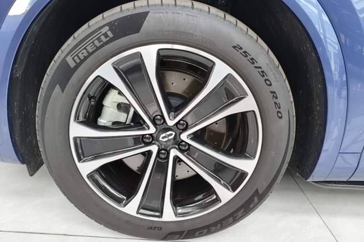 Used Hima AITO M7 2026 Model Range-Extending Ultra All-Wheel Drive 5-Seater Version Left Front Wheel Hub