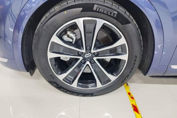 Used Hima AITO M7 2026 Model Range-Extending Ultra All-Wheel Drive 5-Seater Version Left Front Wheel Hub