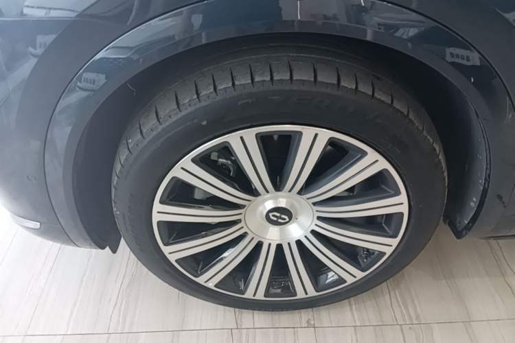 Used Hima AITO M7 2026 Model Range-Extending Ultra All-Wheel Drive 5-Seater Version Left Front Wheel Hub
