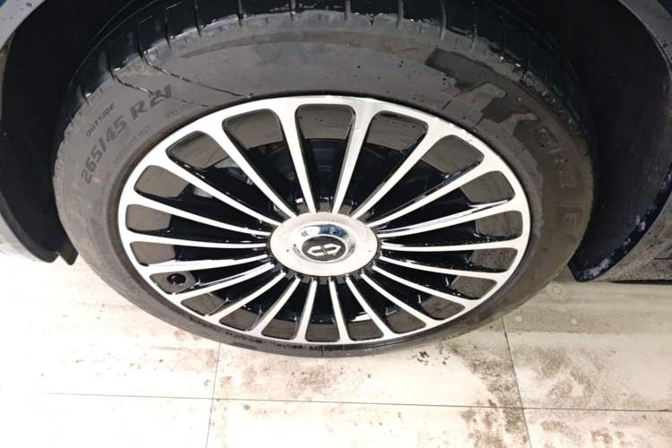 Used Hima AITO M7 2026 Model Range-Extending Ultra All-Wheel Drive 6-Seater Version Left Front Wheel Hub