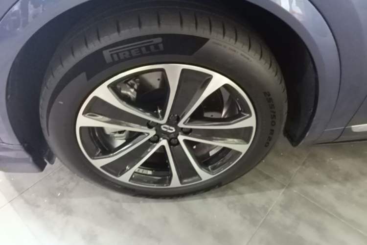 Used Hima AITO M7 2026 Model Range-Extending Ultra All-Wheel Drive 5-Seater Version Left Front Wheel Hub