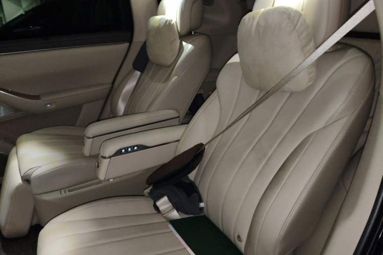 Used Hima AITO M7 2026 Model Range-Extending Max All-Wheel Drive 6-Seater Version Left Rear Seat