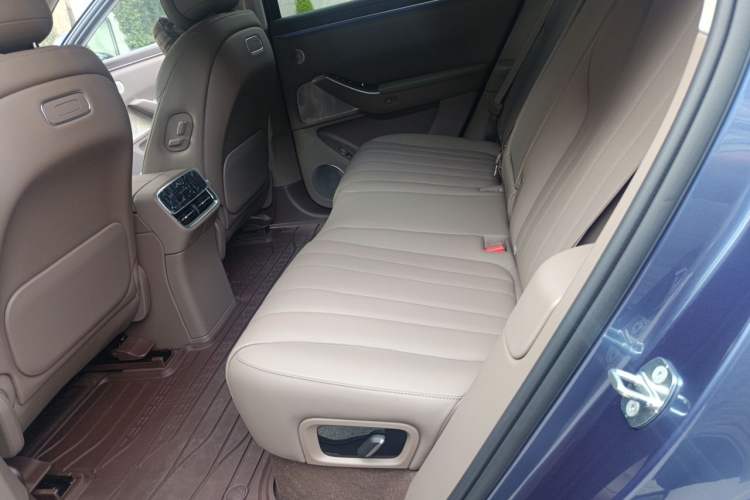 Used Hima AITO M7 2026 Model Range-Extending Max All-Wheel Drive 5-Seater Version Left Rear Seat