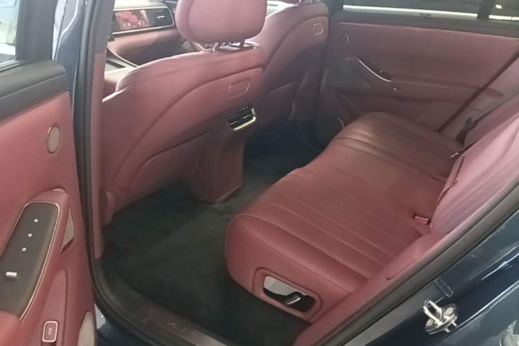 Used Hima AITO M7 2026 Model Range-Extending Ultra All-Wheel Drive 5-Seater Version Left Rear Seat