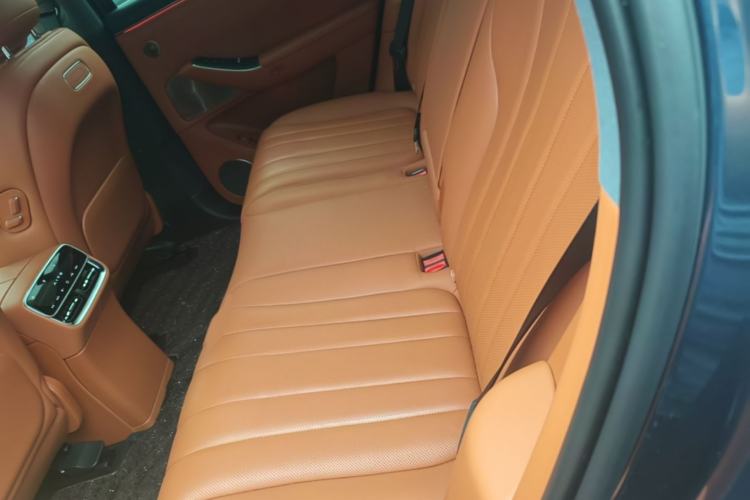 Used Hima AITO M7 2026 Model Range-Extending Max All-Wheel Drive 5-Seater Version Left Rear Seat