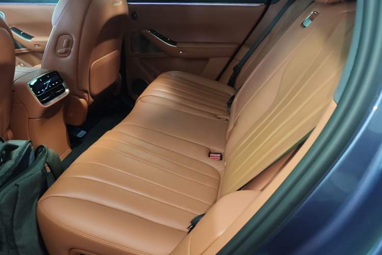 Used Hima AITO M7 2026 Model Range-Extending Max All-Wheel Drive 5-Seater Version Left Rear Seat