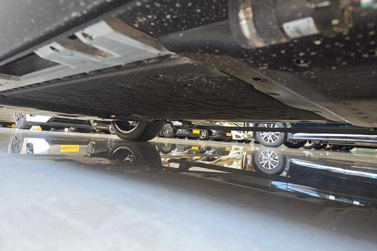 Used Hima AITO M7 2026 Model Range-Extending Ultra All-Wheel Drive 5-Seater Version Left Side Sill