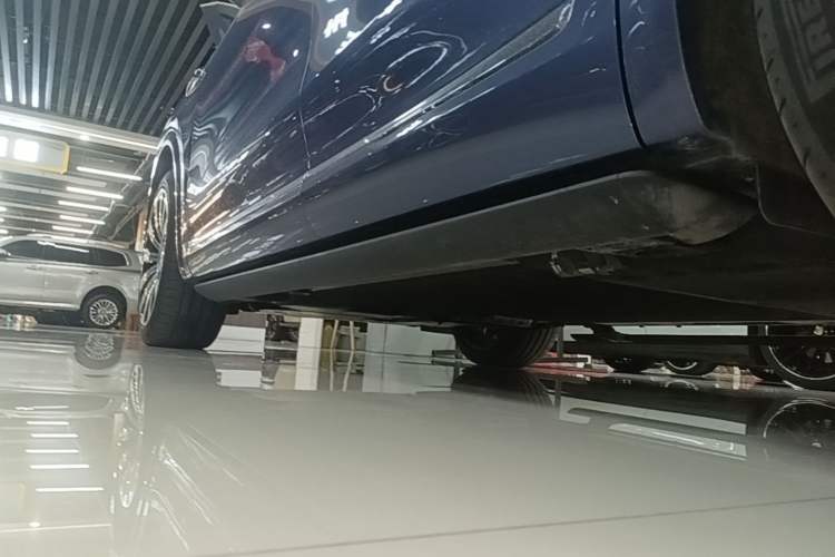 Used Hima AITO M7 2026 Model Range-Extending Ultra All-Wheel Drive 5-Seater Version Left Side Sill