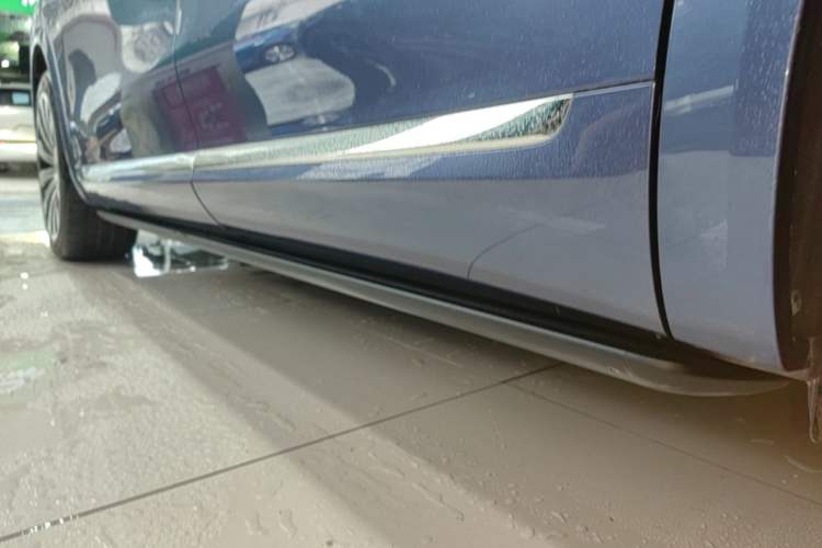 Used Hima AITO M7 2026 Model Range-Extending Ultra All-Wheel Drive 6-Seater Version Left Side Sill