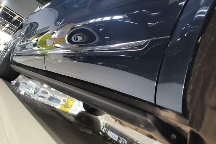 Used Hima AITO M7 2026 Model Range-Extending Max All-Wheel Drive 6-Seater Version Left Side Sill