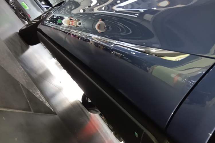 Used Hima AITO M7 2026 Model Range-Extending Ultra All-Wheel Drive 5-Seater Version Left Side Sill