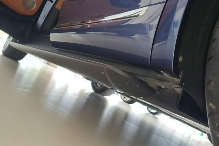 Used Hima AITO M7 2026 Model Range-Extending Ultra All-Wheel Drive 5-Seater Version Left Side Sill