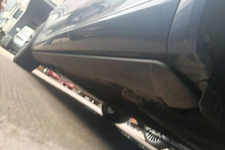 Used Hima AITO M7 2026 Model Range-Extending Ultra All-Wheel Drive 6-Seater Version Left Side Sill