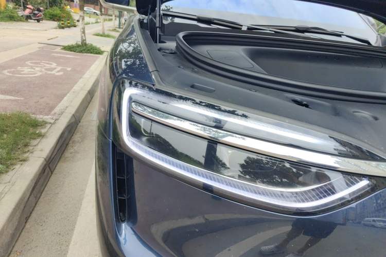 Used Hima AITO M7 2026 Model Pure Electric Max Long Range 6-Seater Version Right Front Headlight