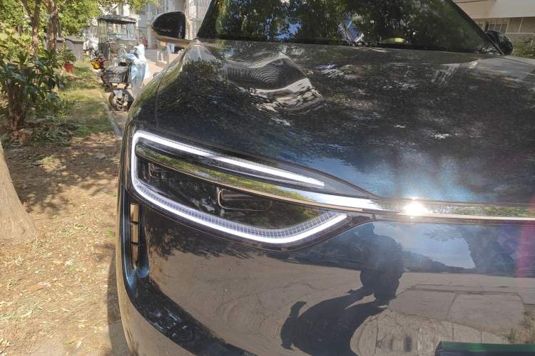 Used Hima AITO M7 2026 Model Range-Extending Max All-Wheel Drive 5-Seater Version Right Front Headlight