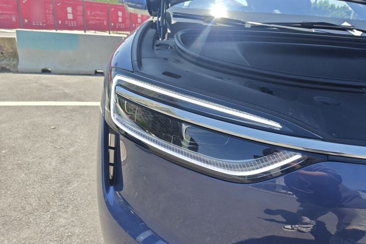 Used Hima AITO M7 2026 Model Pure Electric Max Long Range 5-Seater Version Right Front Headlight