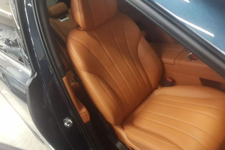 Used Hima AITO M7 2026 Model Range-Extending Max All-Wheel Drive 5-Seater Version Right Front Seat