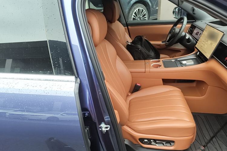 Used Hima AITO M7 2026 Model Range-Extending Ultra All-Wheel Drive 6-Seater Version Right Front Seat