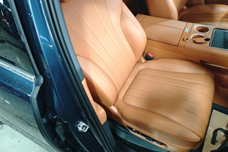 Used Hima AITO M7 2026 Model Range-Extending Ultra All-Wheel Drive 6-Seater Version Right Front Seat