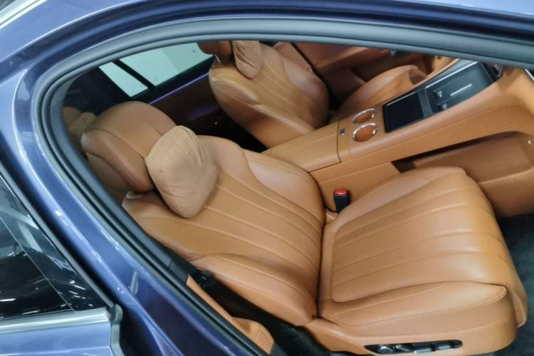 Used Hima AITO M7 2026 Model Range-Extending Ultra All-Wheel Drive 5-Seater Version Right Front Seat