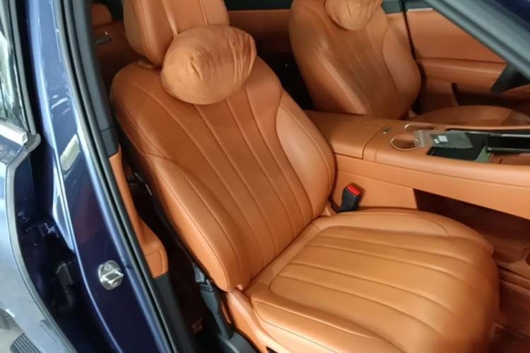 Used Hima AITO M7 2026 Model Range-Extending Ultra All-Wheel Drive 5-Seater Version Right Front Seat