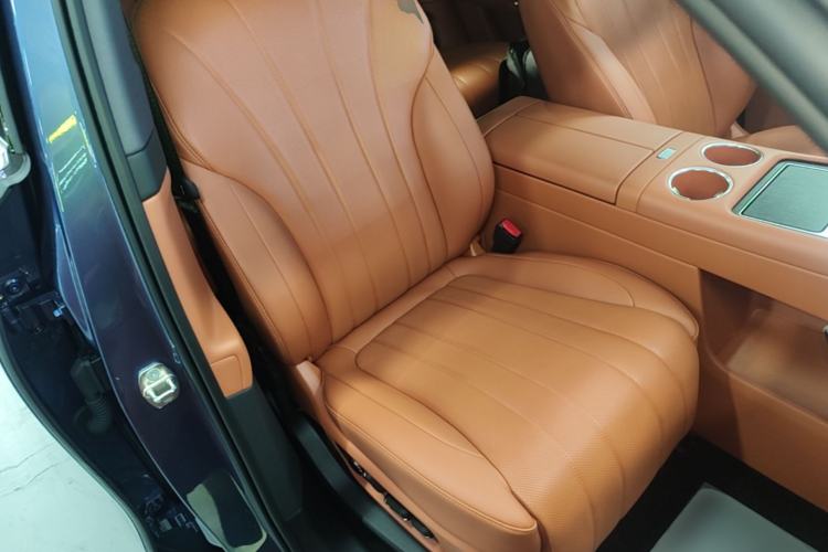 Used Hima AITO M7 2026 Model Range-Extending Max All-Wheel Drive 5-Seater Version Right Front Seat