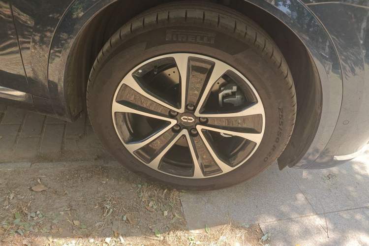 Used Hima AITO M7 2026 Model Range-Extending Max All-Wheel Drive 5-Seater Version Right Front Wheel Hub