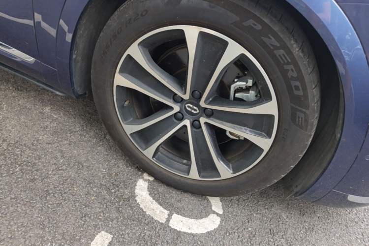 Used Hima AITO M7 2026 Model Range-Extending Ultra All-Wheel Drive 5-Seater Version Right Front Wheel Hub