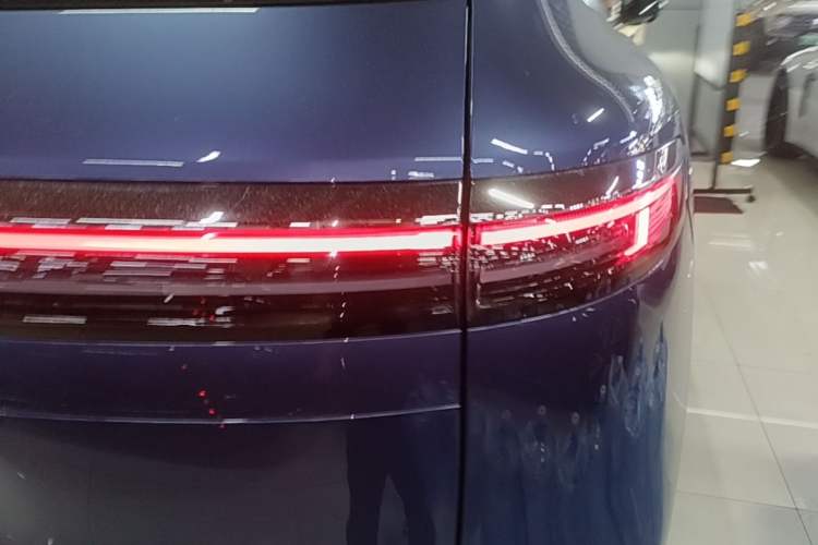Used Hima AITO M7 2026 Model Range-Extending Ultra All-Wheel Drive 5-Seater Version Right Rear Taillight