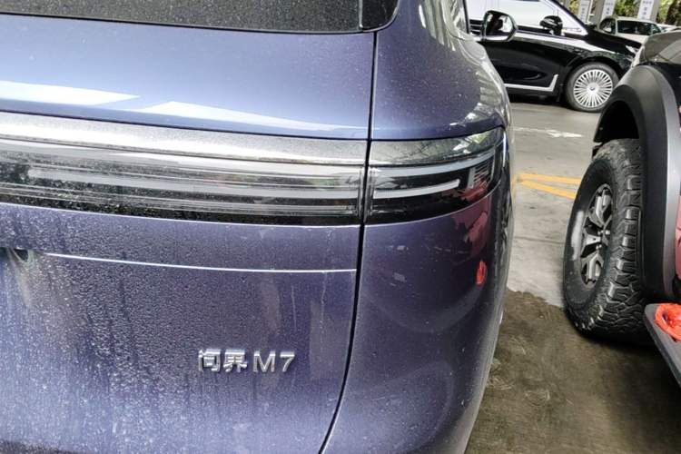 Used Hima AITO M7 2026 Model Range-Extending Ultra All-Wheel Drive 5-Seater Version Right Rear Taillight