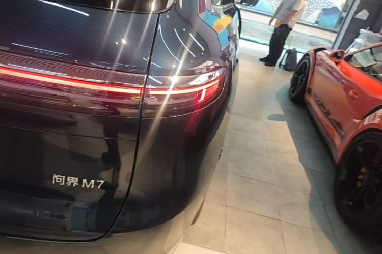 Used Hima AITO M7 2026 Model Range-Extending Max All-Wheel Drive 6-Seater Version Right Rear Taillight