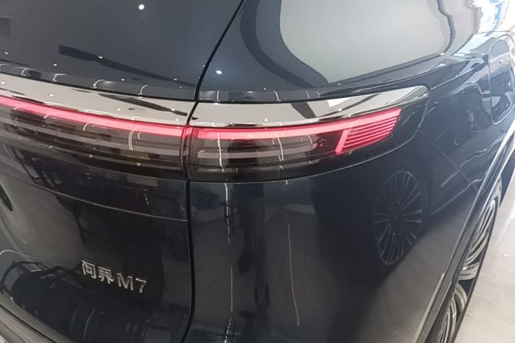 Used Hima AITO M7 2026 Model Range-Extending Ultra All-Wheel Drive 5-Seater Version Right Rear Taillight