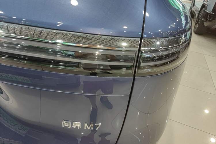 Used Hima AITO M7 2026 Model Range-Extending Ultra All-Wheel Drive 6-Seater Version Right Rear Taillight