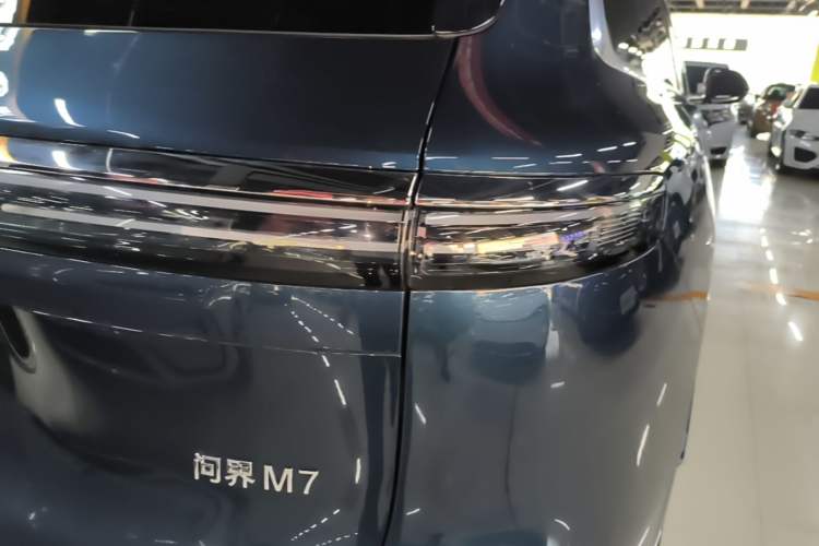 Used Hima AITO M7 2026 Model Range-Extending Max All-Wheel Drive 6-Seater Version Right Rear Taillight