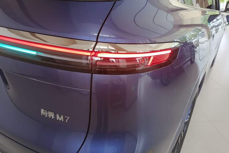 Used Hima AITO M7 2026 Model Range-Extending Ultra All-Wheel Drive 5-Seater Version Right Rear Taillight